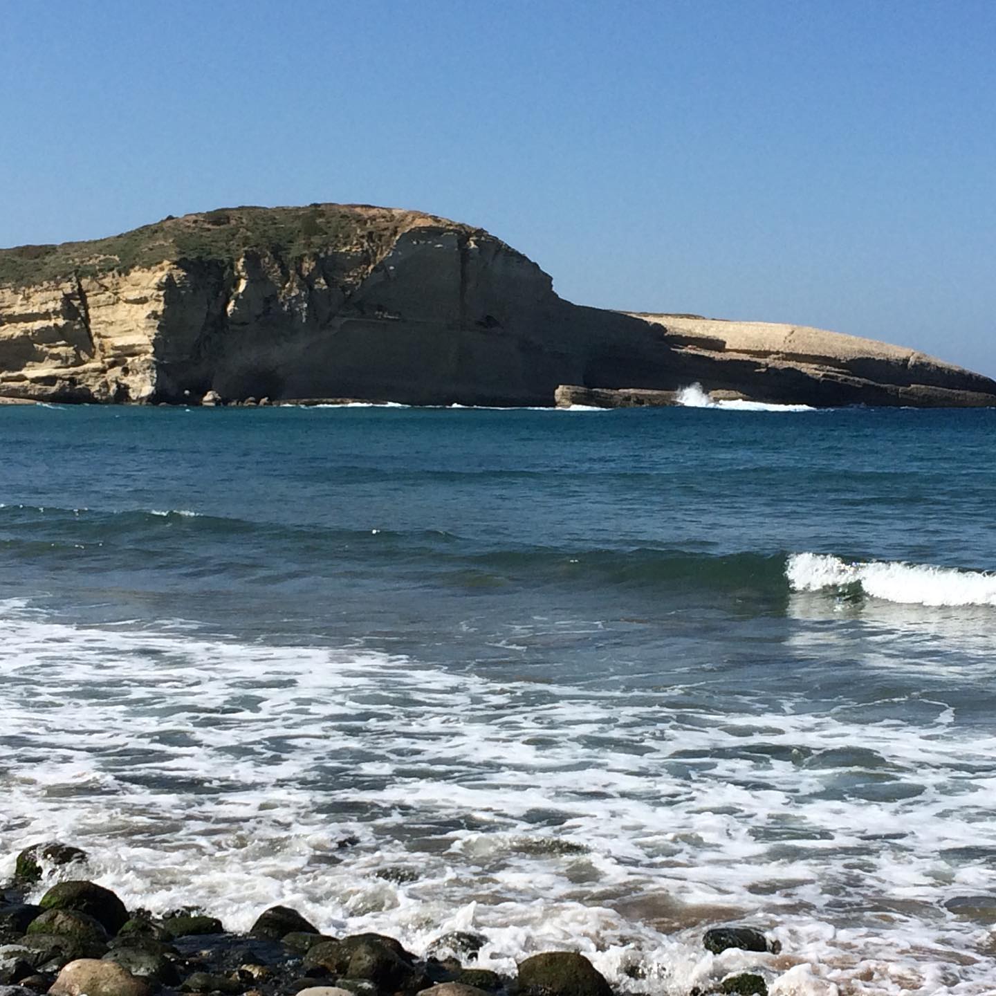 Scogliere e mare